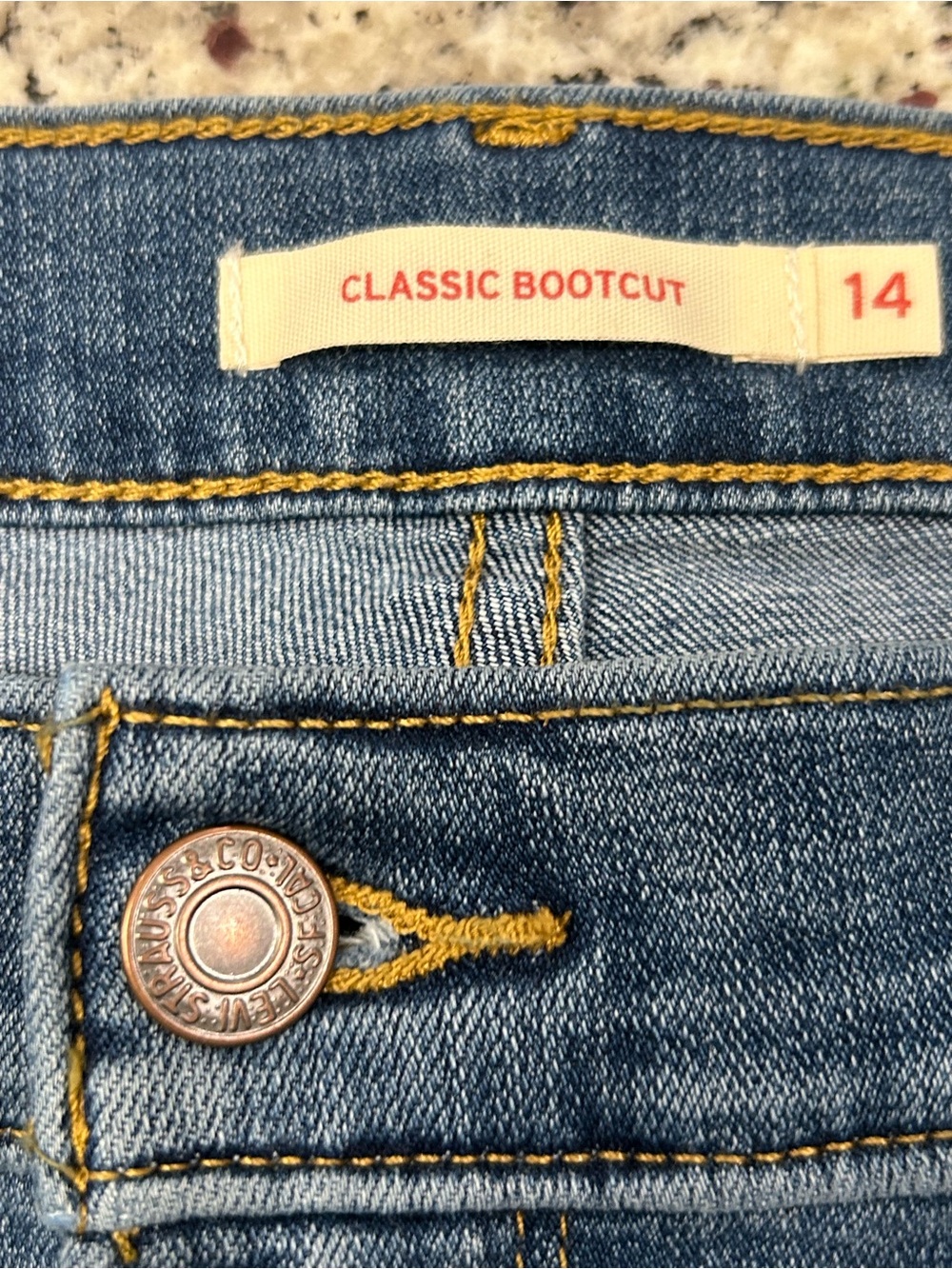 Levi's Women's Classic Bootcut Washed Denim Jeans 14M (32/32) 10” Rise Casual - Picture 7 of 11